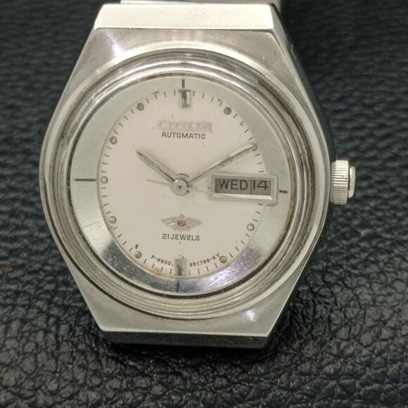 Vintage 1989 Citizen Automatic Womans Silver Watch W/daydate & Silver accents